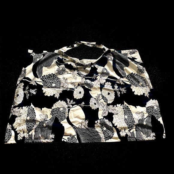 Bebe au Lait Other Bb Au Lait Black And White Floral Loose Nursing